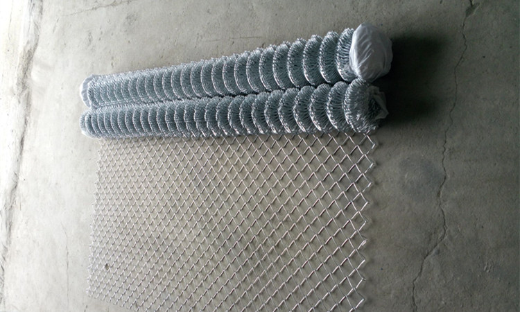chain link fencing specifications