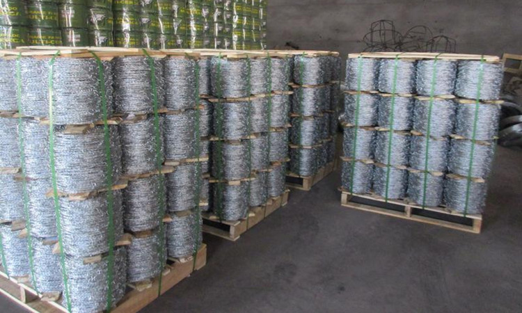 High quality PVC coated barbed wire High quality PVC coated barbed wire package